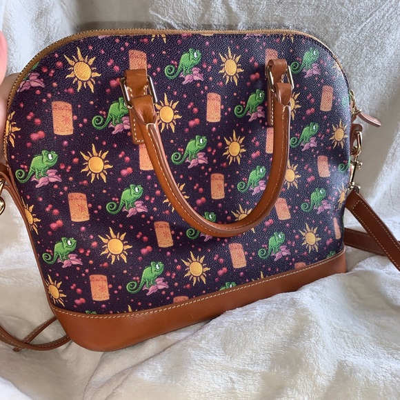 tangled Dooney and Bourke - Picture 2 of 10